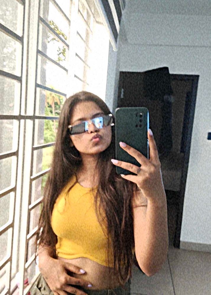 Yellow Crop Top - Trendy!💛✨