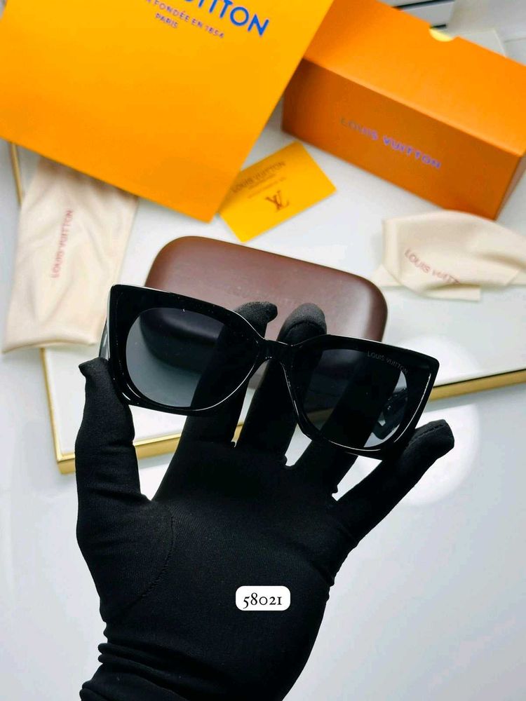 Stylish Black Cat-Eye Sunglasses