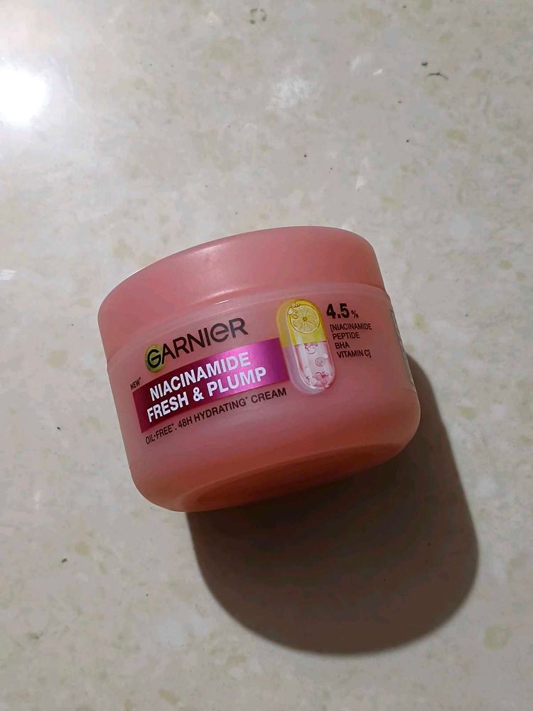Garnier Niacinamide Fresh &amp; Plump Cream pack of 3