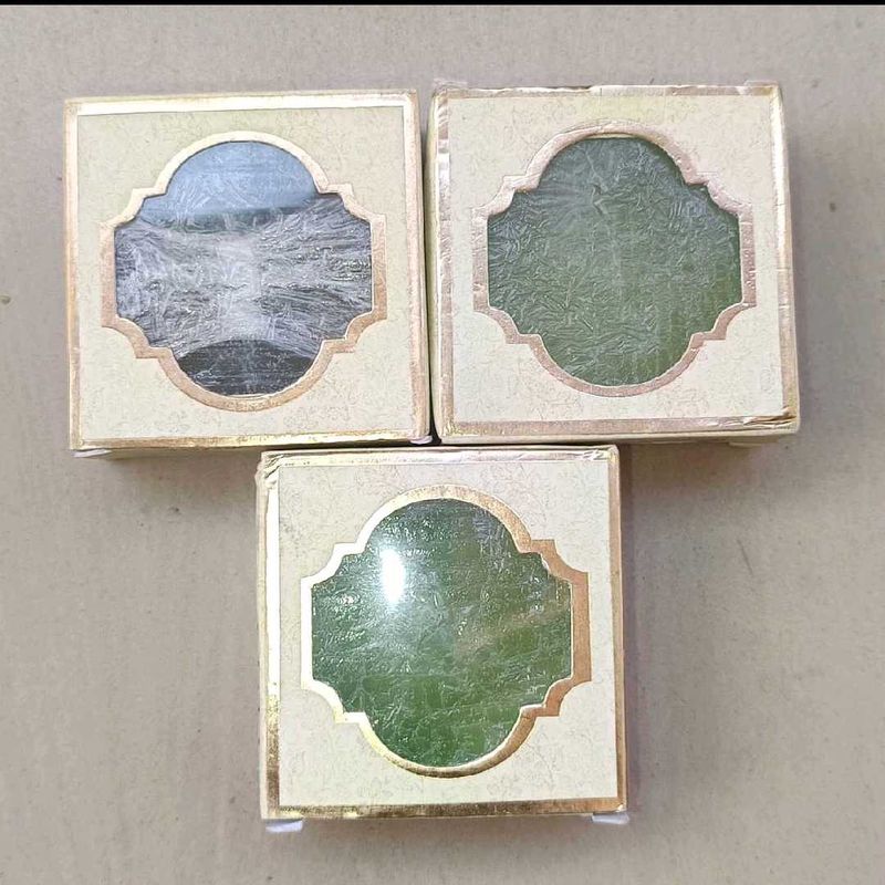 KHADI ESSENTIALS Tea Tree &amp; Burnt Sugar Soap