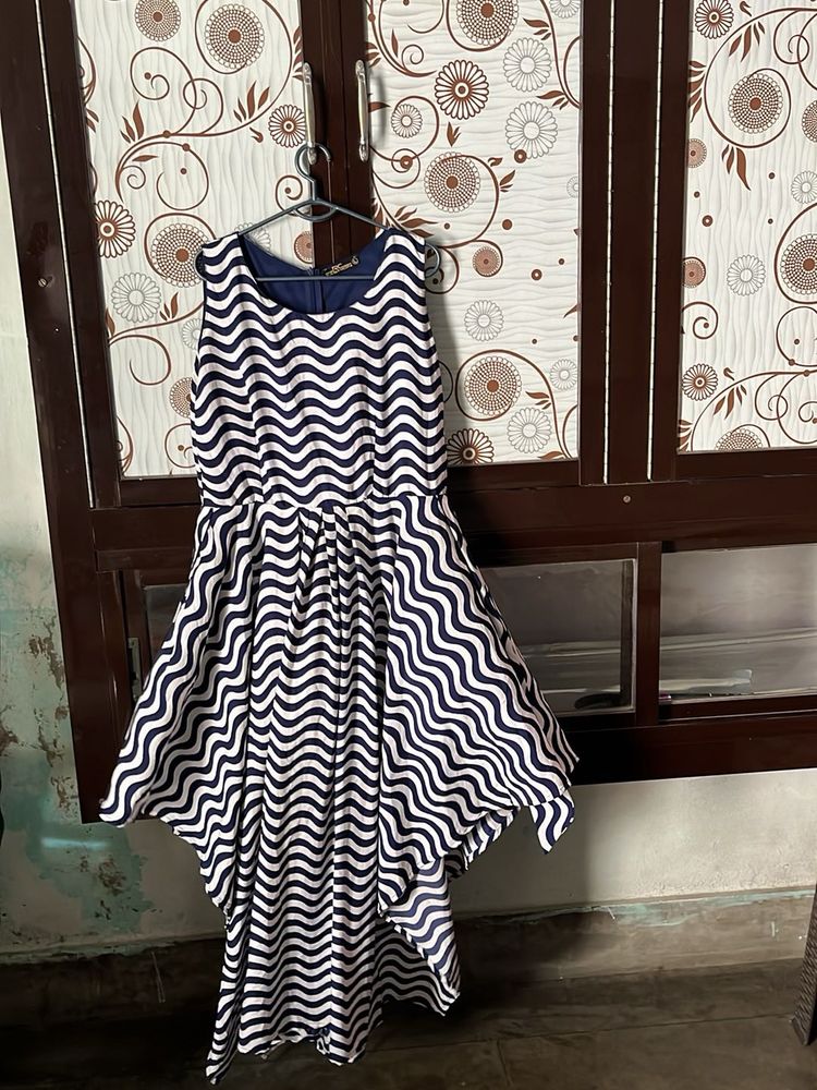 Stylish Navy &amp; White Wave Print Dress