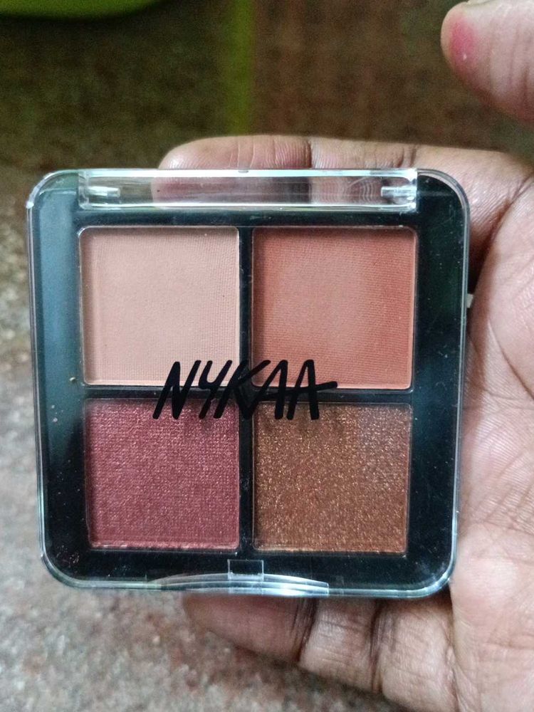 New Unused NYKAA Eyeshadow Palette