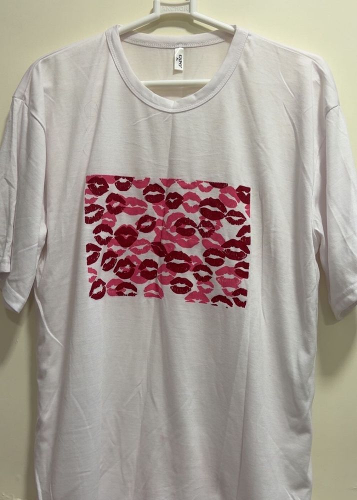 White T-Shirt with Pink Lips Print