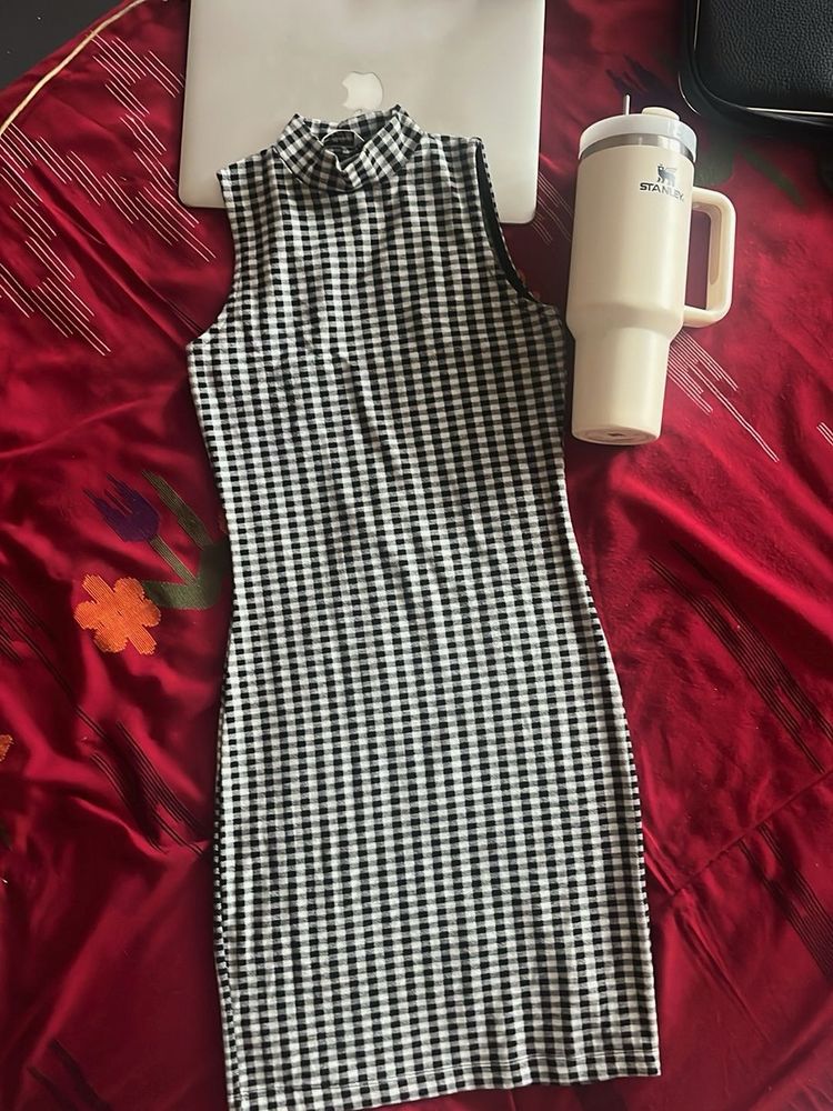 Chic Gingham Mock Neck Mini Dress