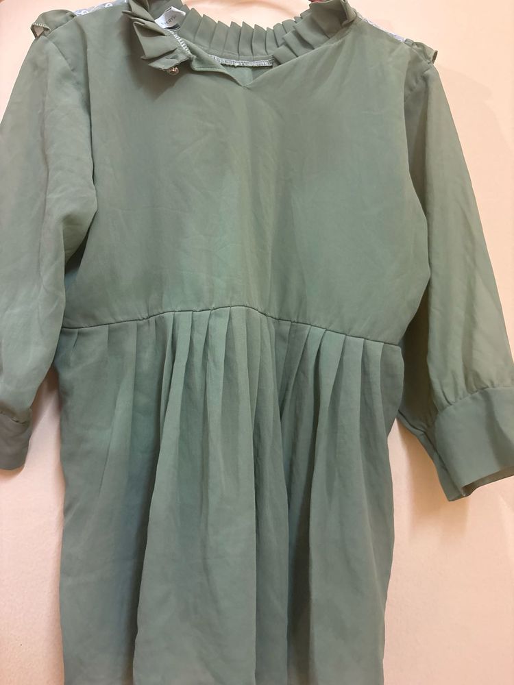 Chic Green Pleated Tunic Top