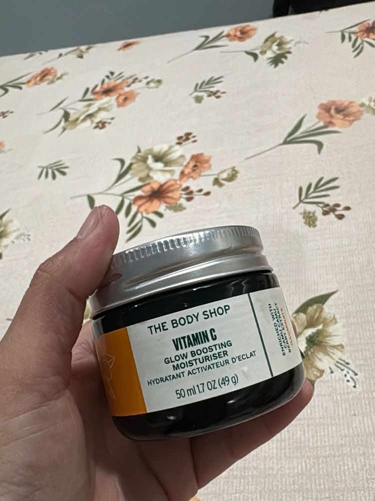 The Body Shop Vitamin C Glow Booster Moisturiser