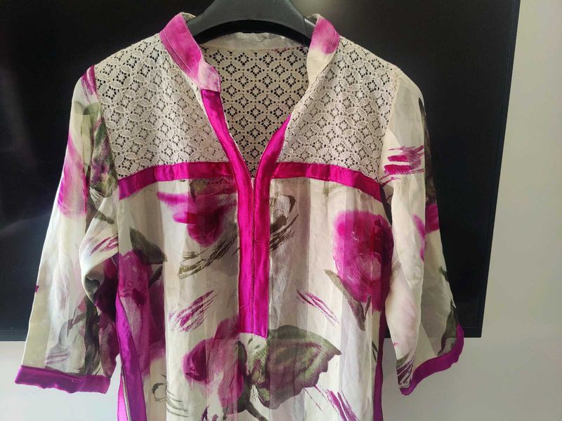 Floral Print Kurta with Lace Detail