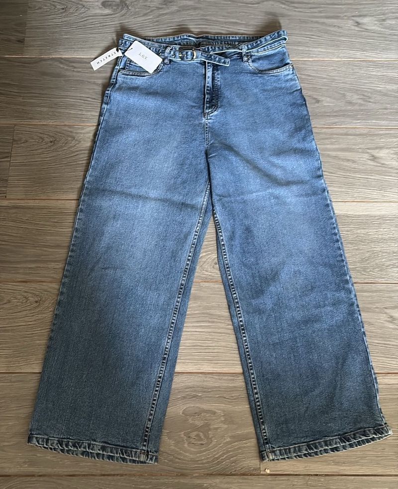 Wide Leg Denim Jeans with Belt