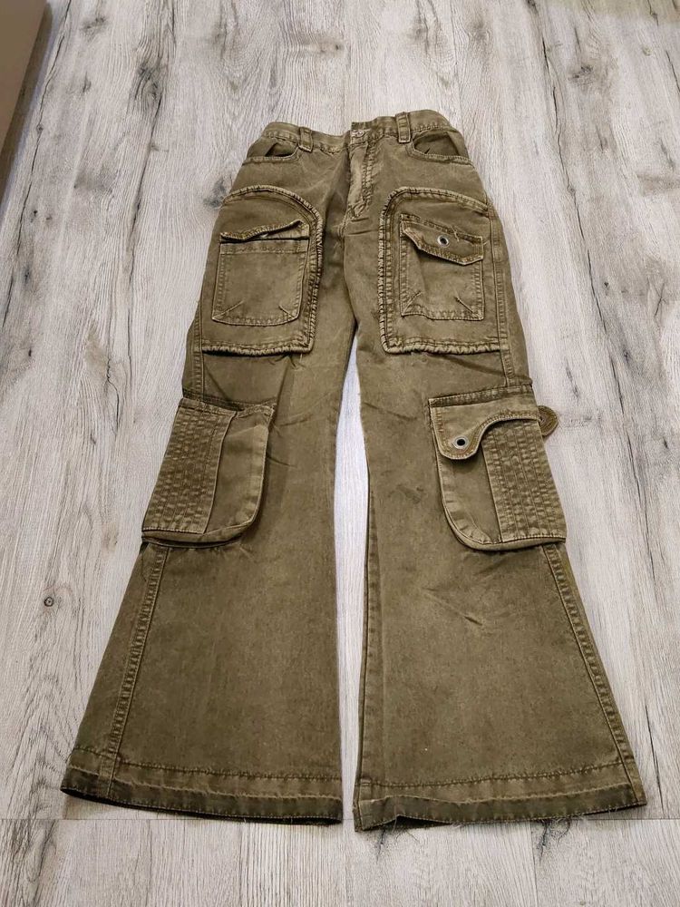 Ma2947 Sabrin cargo jeans waist 22-24 inches