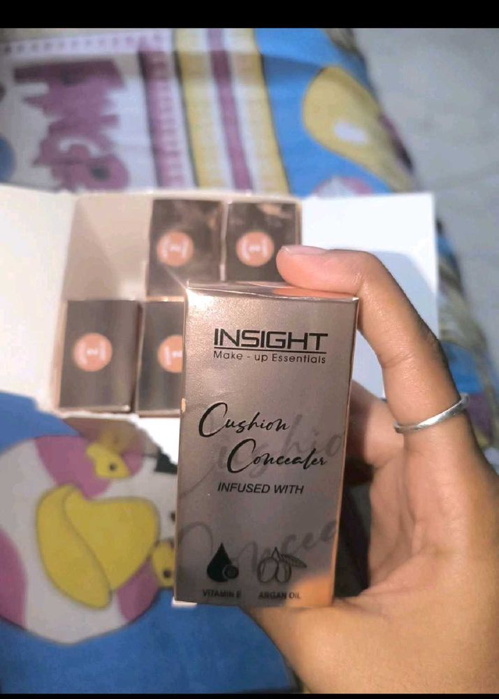 Insight Cushion Concealer - Vitamin E &amp; Argan Oil