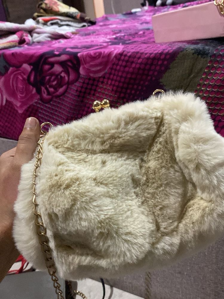 Fuurry Sling Bag