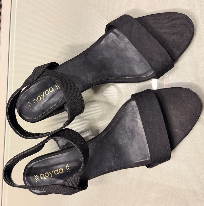 Nayaa Black Elastic Strap Sandals