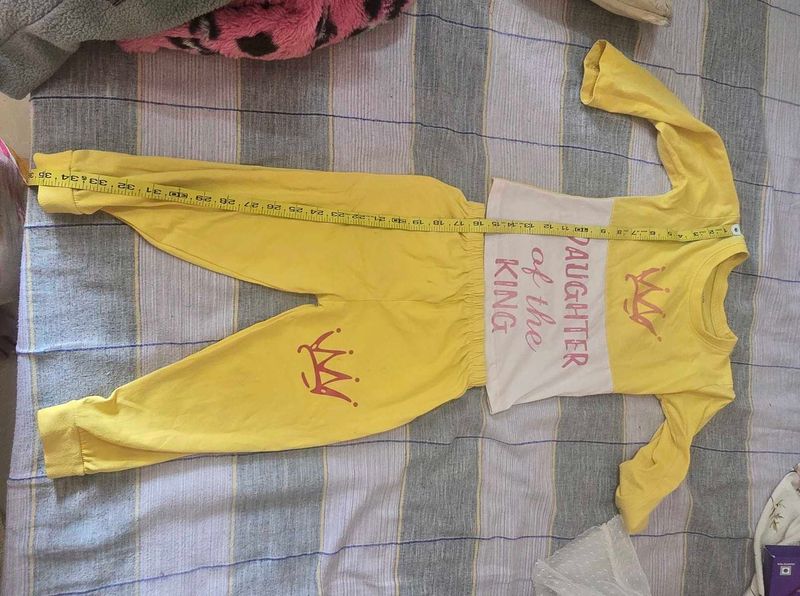 Yellow "Daughter of the King" and pink "i lov