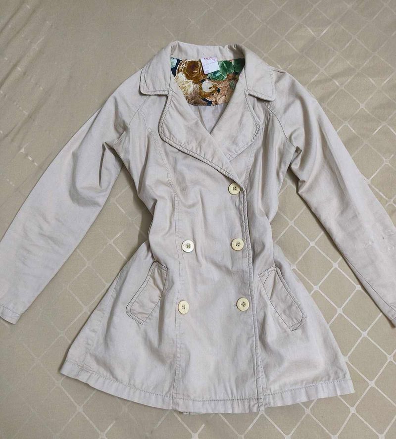 Chic Beige Double-Breasted Jacket