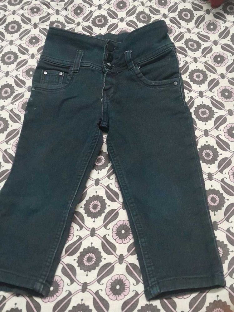 Stylish Cropped Jeans