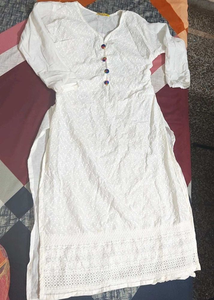 Elegant White Chikankari Kurta
