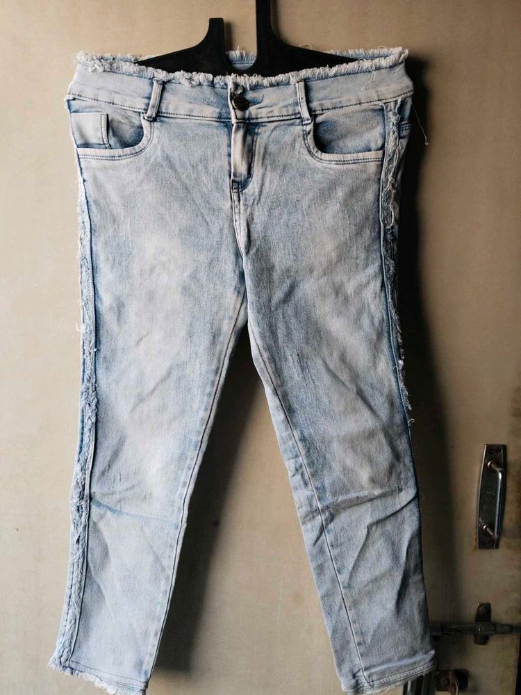 Light Wash Frayed Jeans