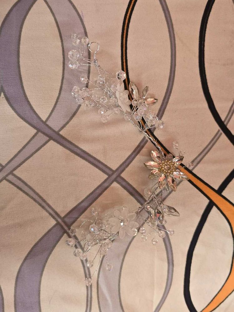 Sparkling Crystal Hair Vine