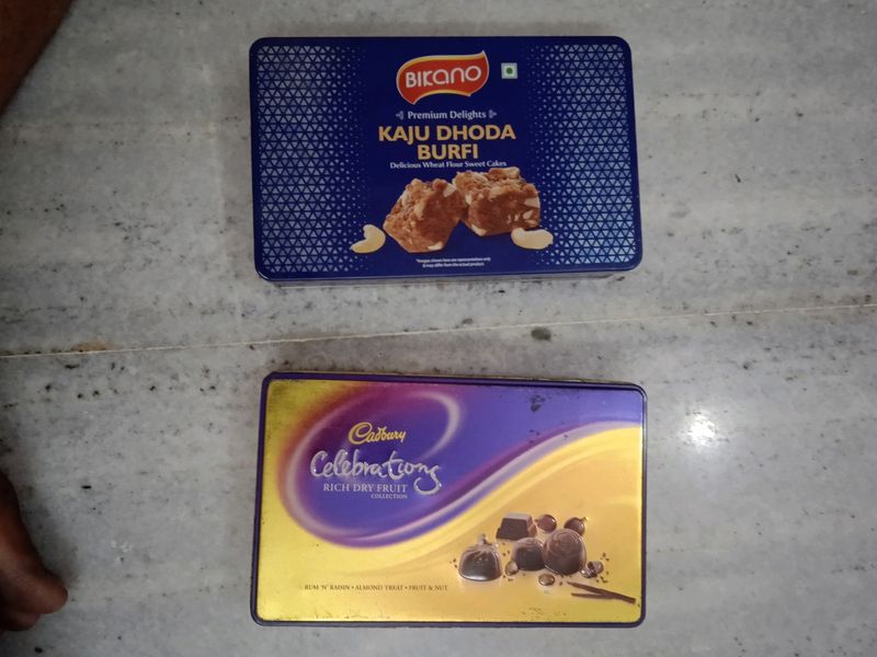 Empty 2 Tin Box