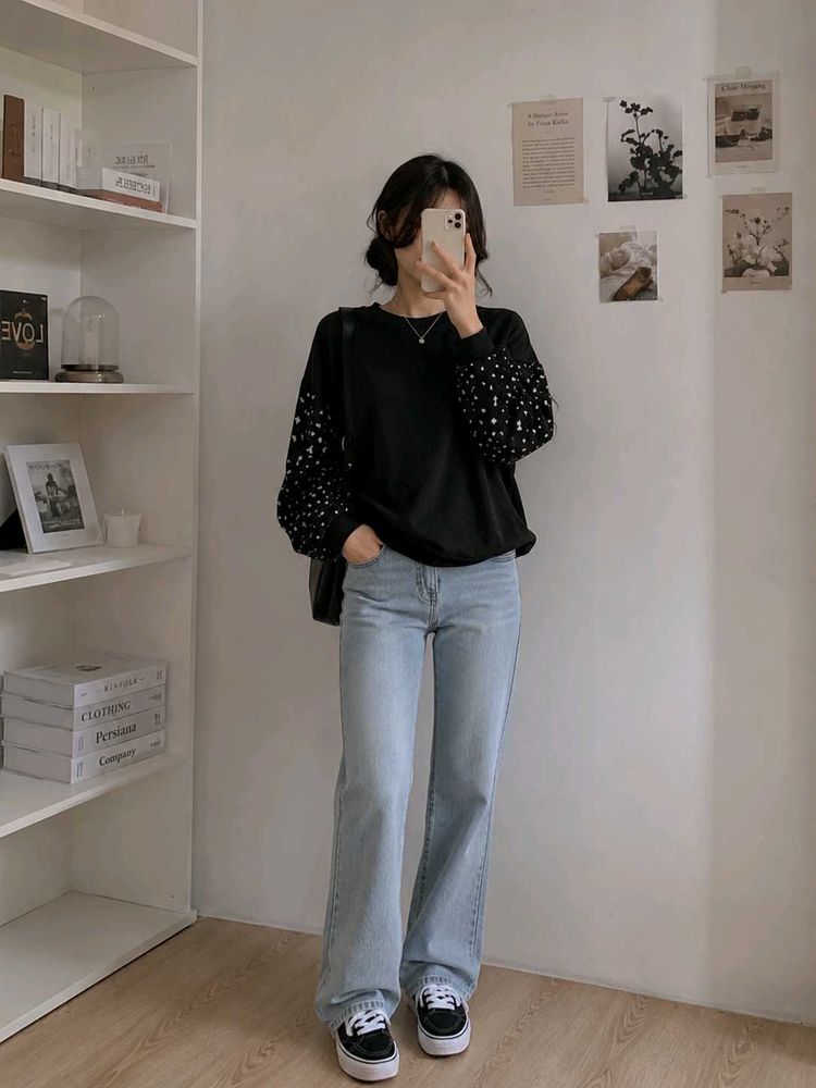 black sweatshirt womens