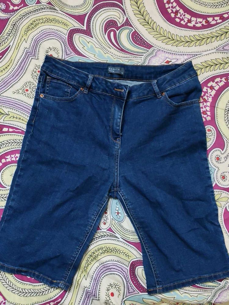 Stylish Blue Denim Capris/shorts