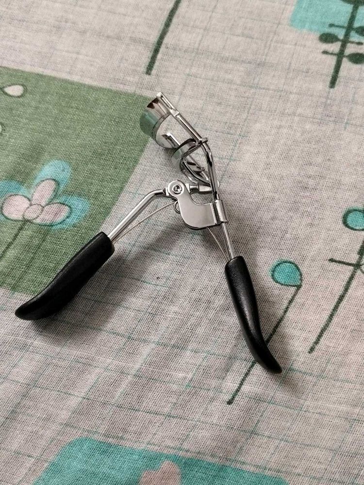 Eyelash Curler
