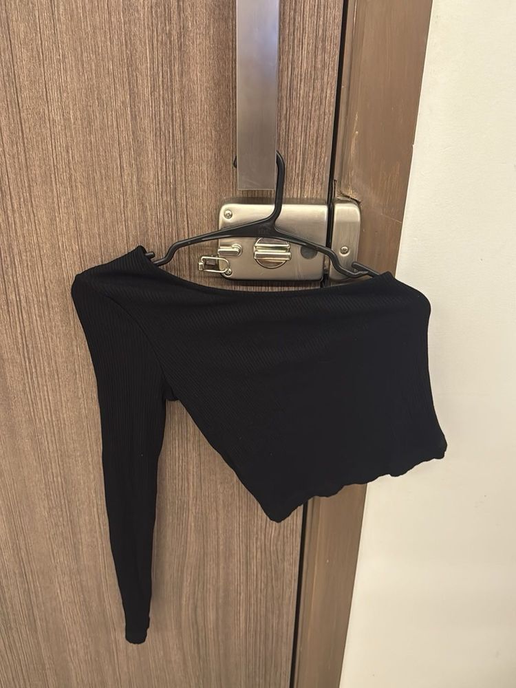 Black One-Sleeve Ribbed Top