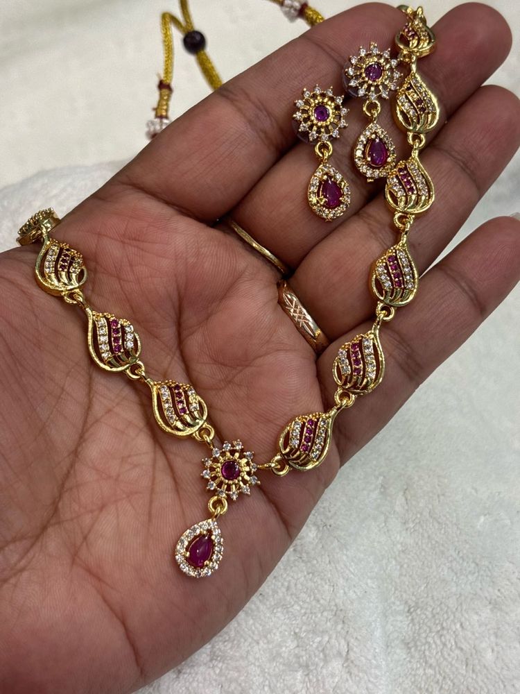 Elegant Gold Plated Necklace &amp; Earring Set