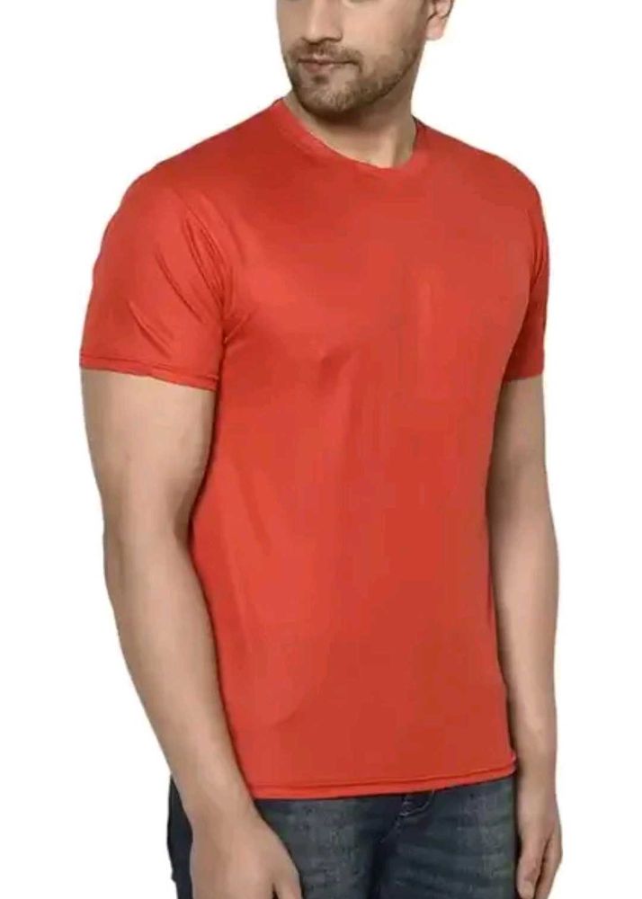 Men Solid Round Neck T shirt Pack of 1