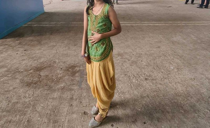 Girls' Ethnic Kurta Set