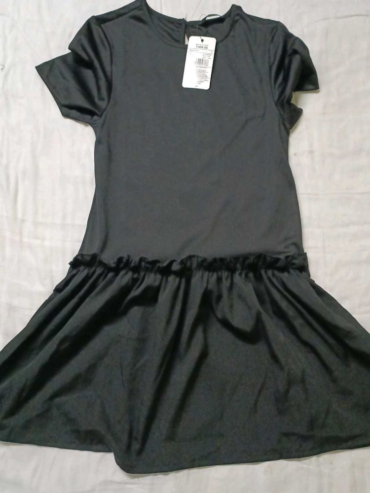 Chic Black Ruffle Hem Dress