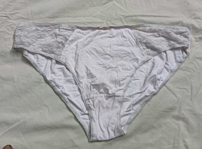 ⚛️ Comfortable Lace Trim Briefs