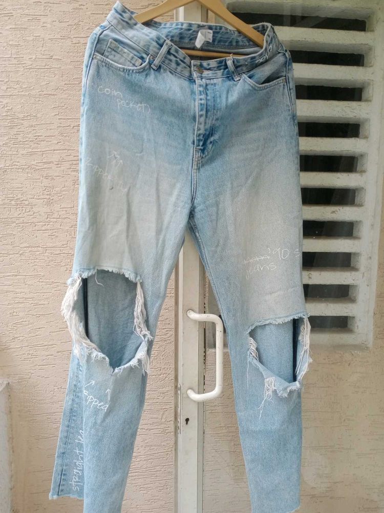 Light Wash Ripped Jeans
