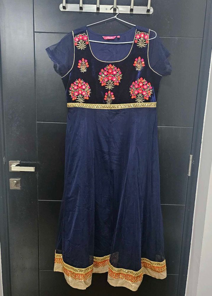 Elegant Embroidered Kurta
