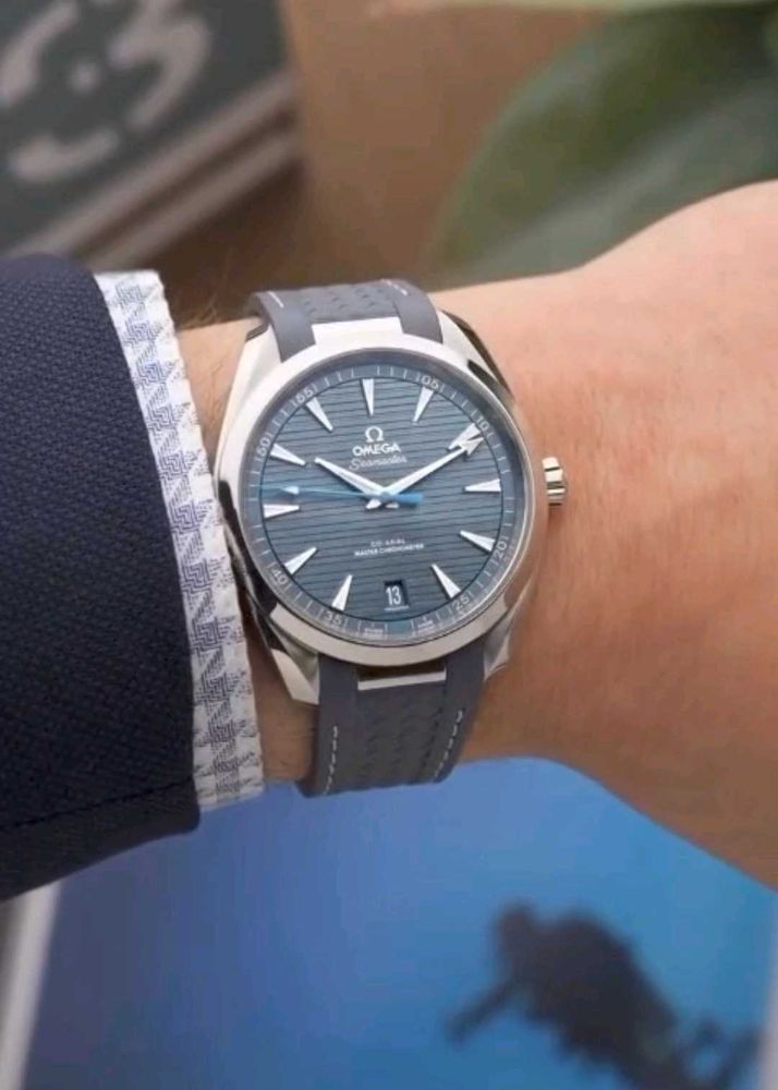 Omega Seamaster Watch - Stylish and Functional