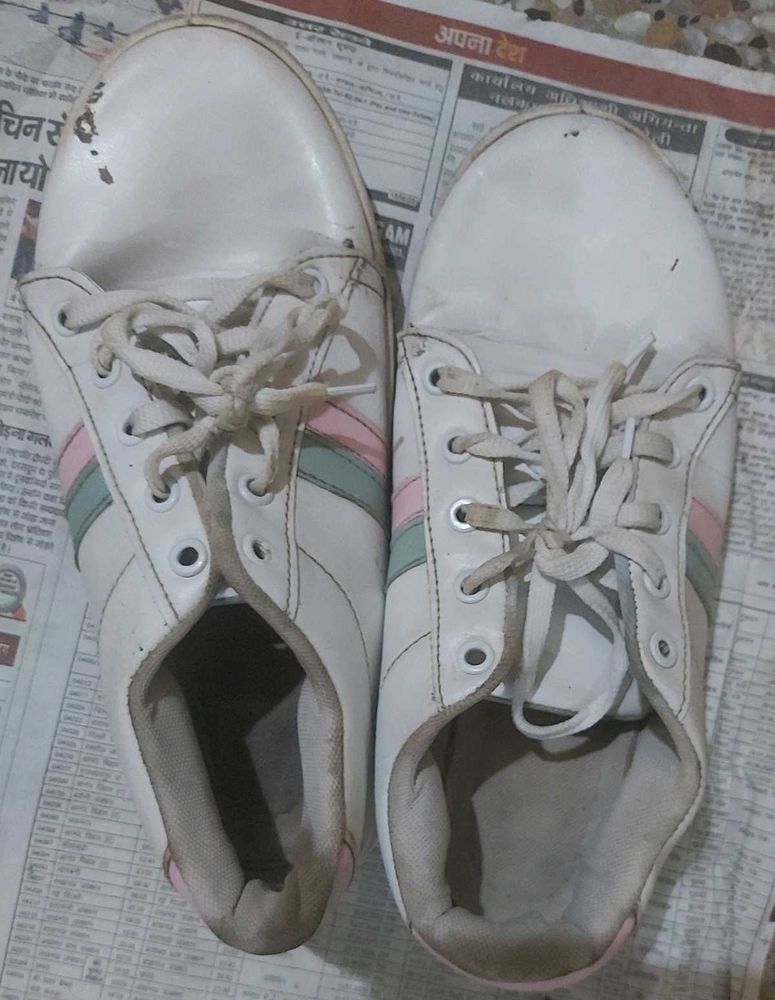 White Sneakers with Striped Accent