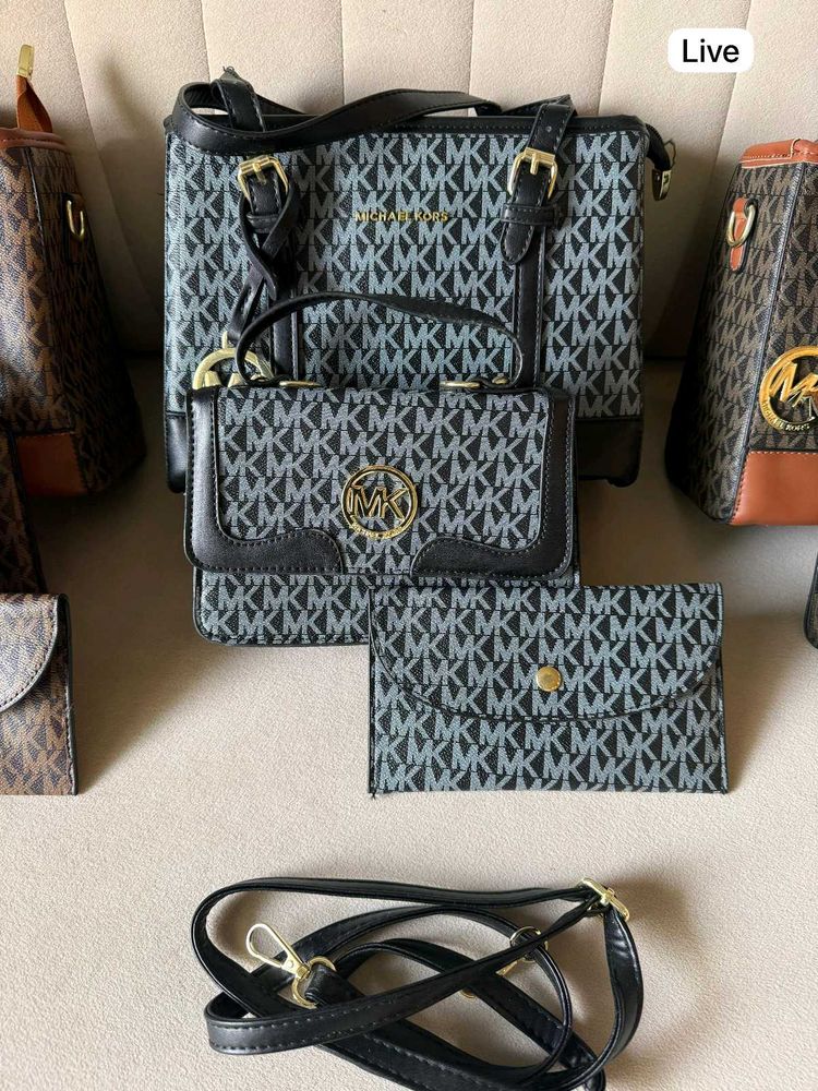 Micheal kors slingbags