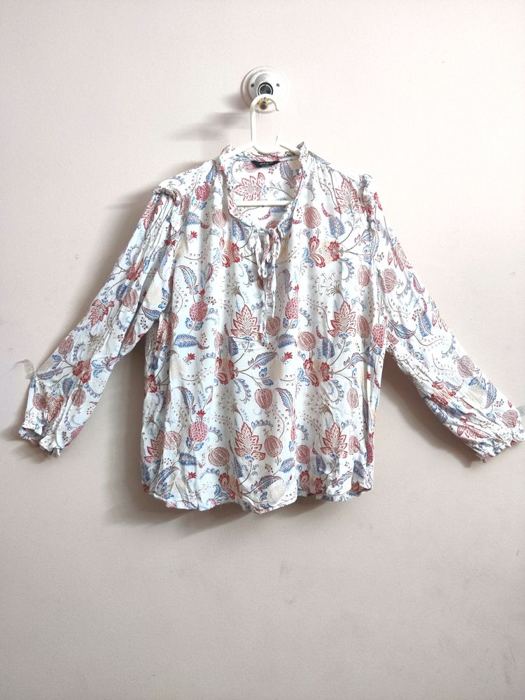 FLORAL PRINT TOP WITH NECK TIE-UP