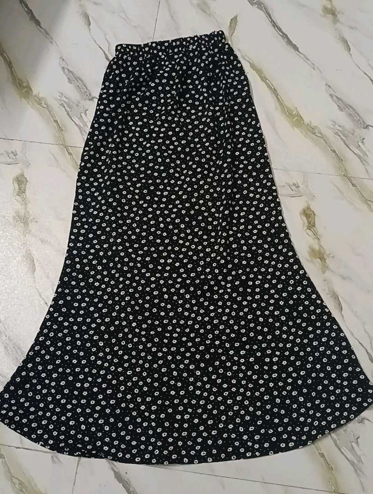 Chic Black &amp; White Polka Dot Maxi Skirt