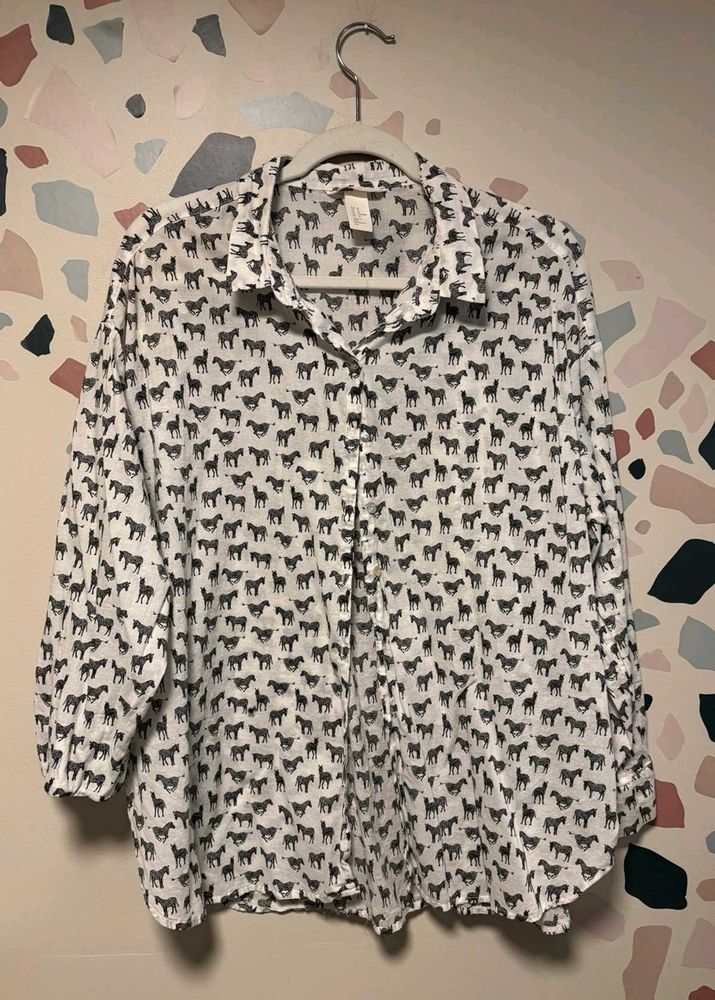 H&amp;M WHITE HORSE PRINT BUTTON-UP SHIRT