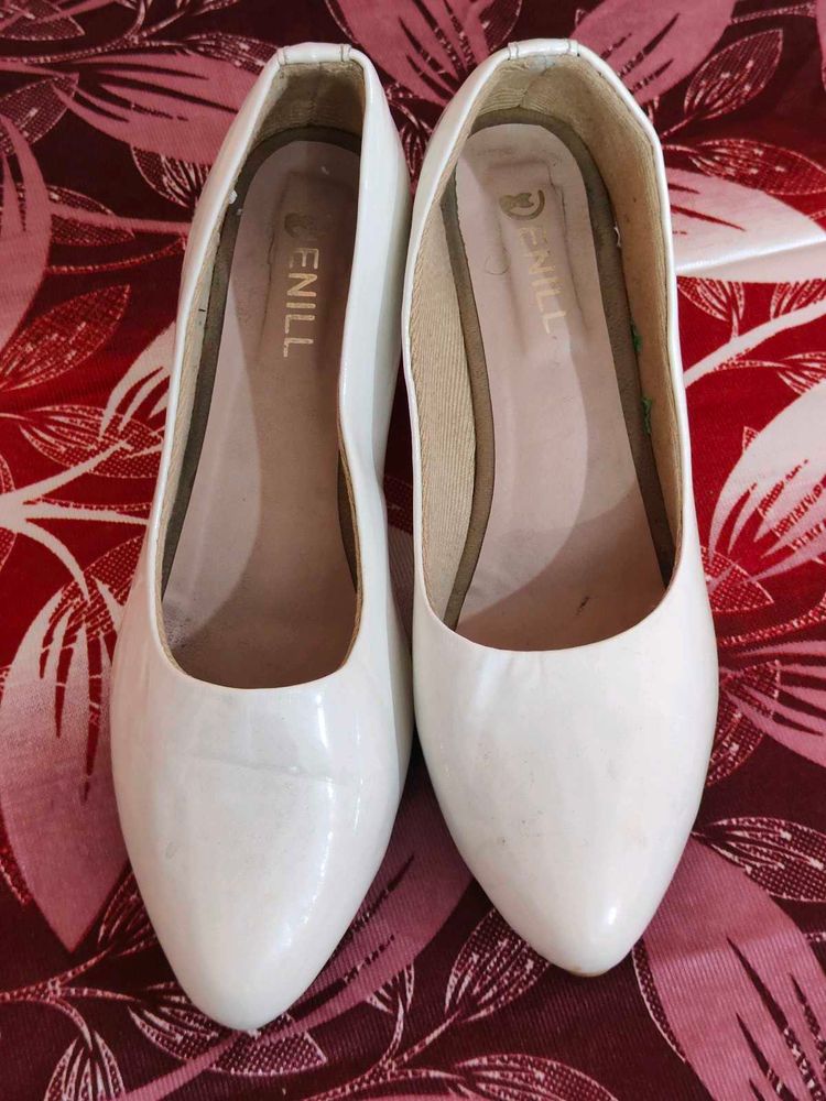 Classic White Pointed Toe Heels