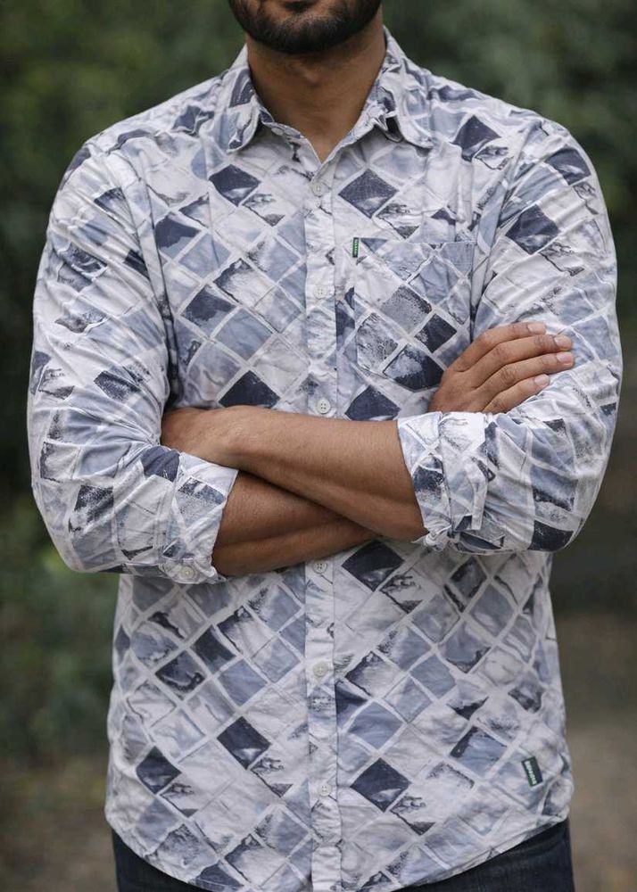 Men's Abstract Print Button-Down Shirt