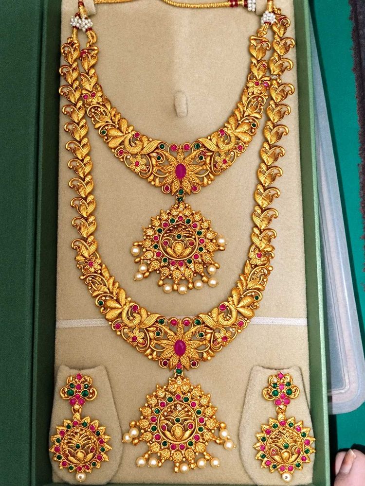 Exquisite Indian Gold Tone Necklace Set