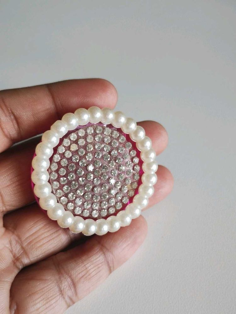 Sparkling Pearl &amp; Crystal Brooch/Accessory