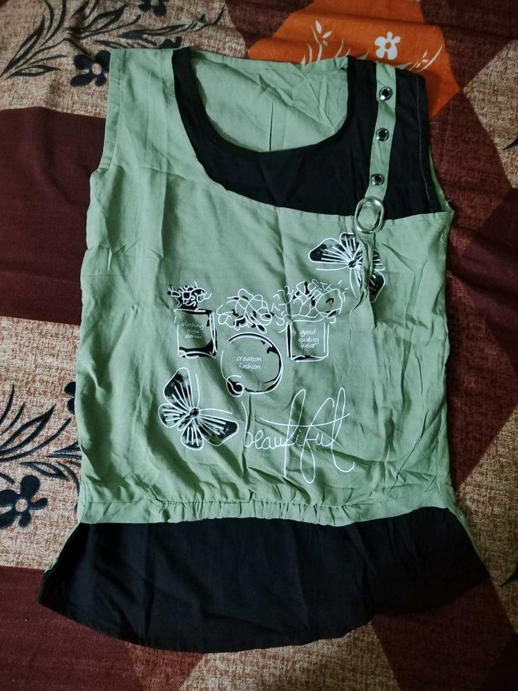 Cute Green &amp; Black Top