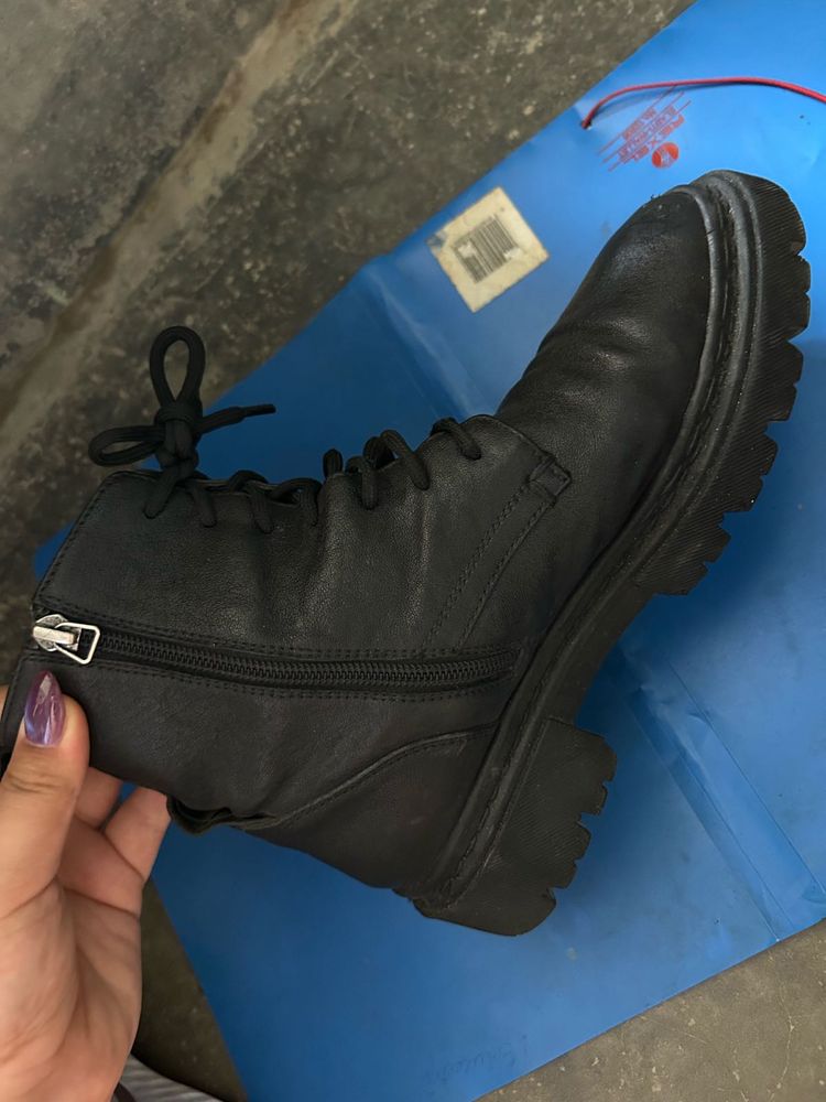 Black Combat Boots with Zipper