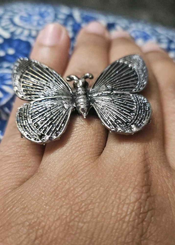 Exquisite Butterfly Ring