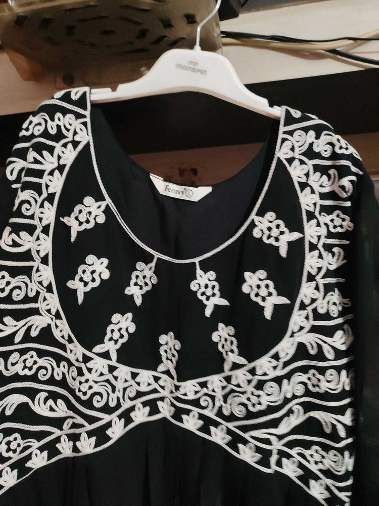 🖤Trendy Elegant Black  lucknowi chikenkari Kurta