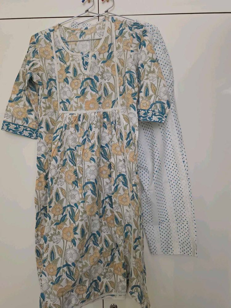 Beautiful Floral Print Kurta Set