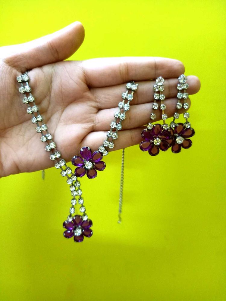 Stunning Flower Design Necklace &amp; Earrings Set